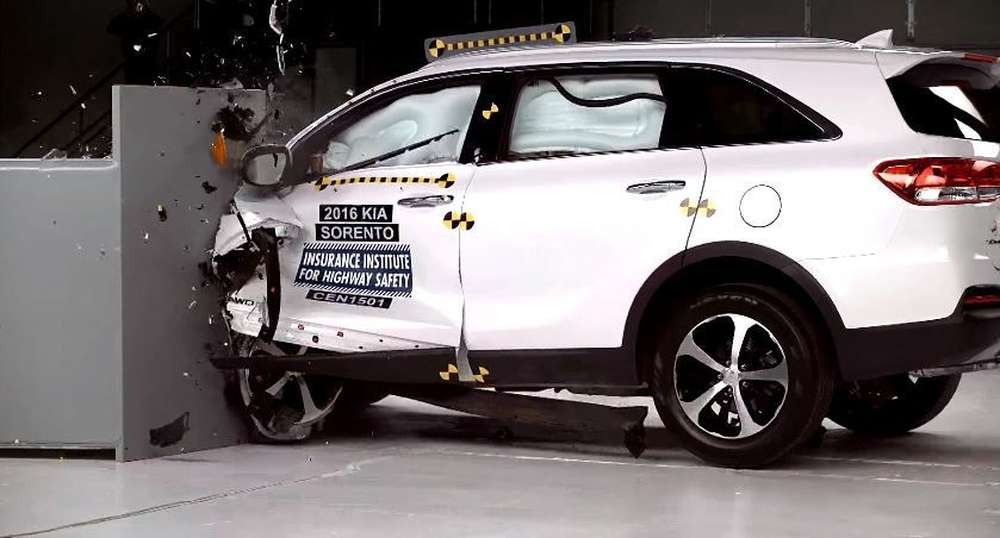 Кроссовер Kia Sorento получил высший рейтинг безопасности от Страхового института IIHS