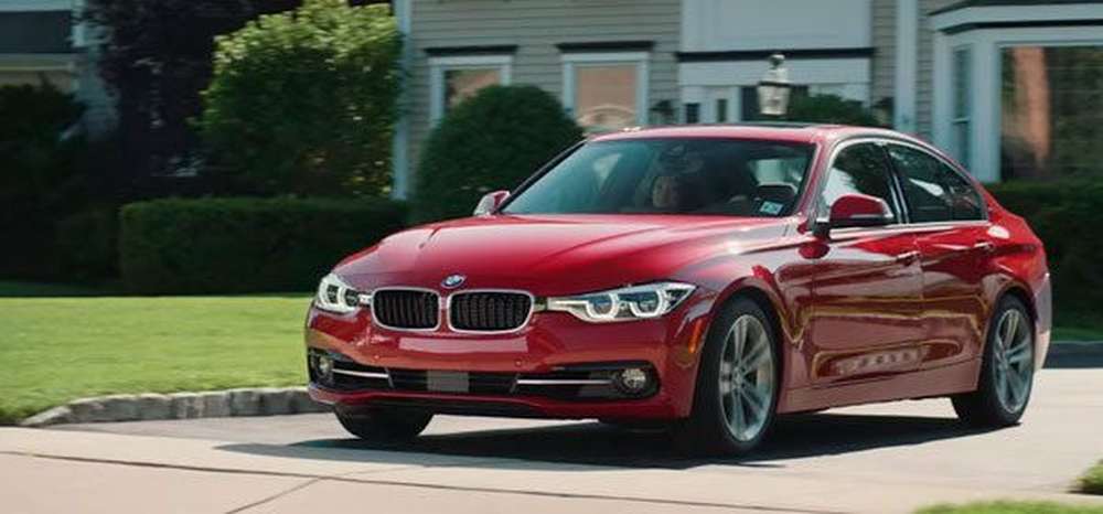 BMW подшутила над Tesla в новом рекламном видео