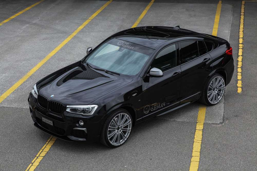 Тюнеры оснастили кроссовер BMW X4 дополнительным дисплеем