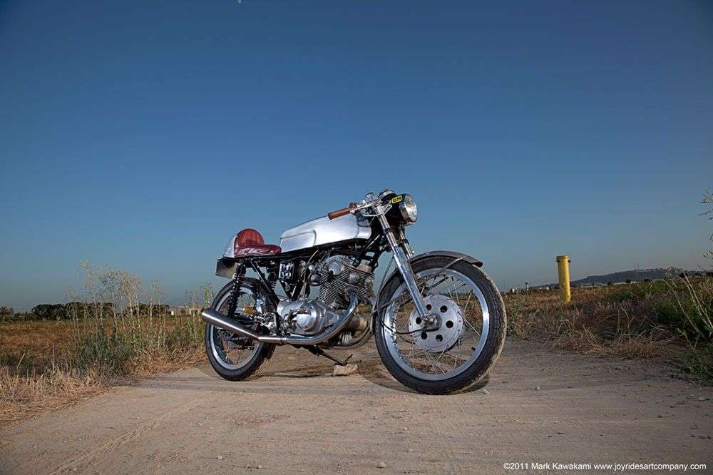 Oni Motorworks: кафе рейсер Honda CB77