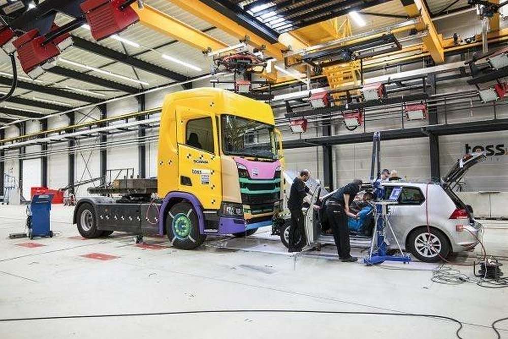 Scania подвергла грузовики невероятным краш-тестам