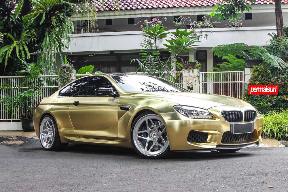 «Золотое» купе BMW на 21-дюймовых дисках Vossen
