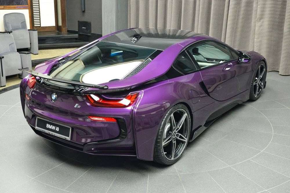 BMW i8 сиреневая