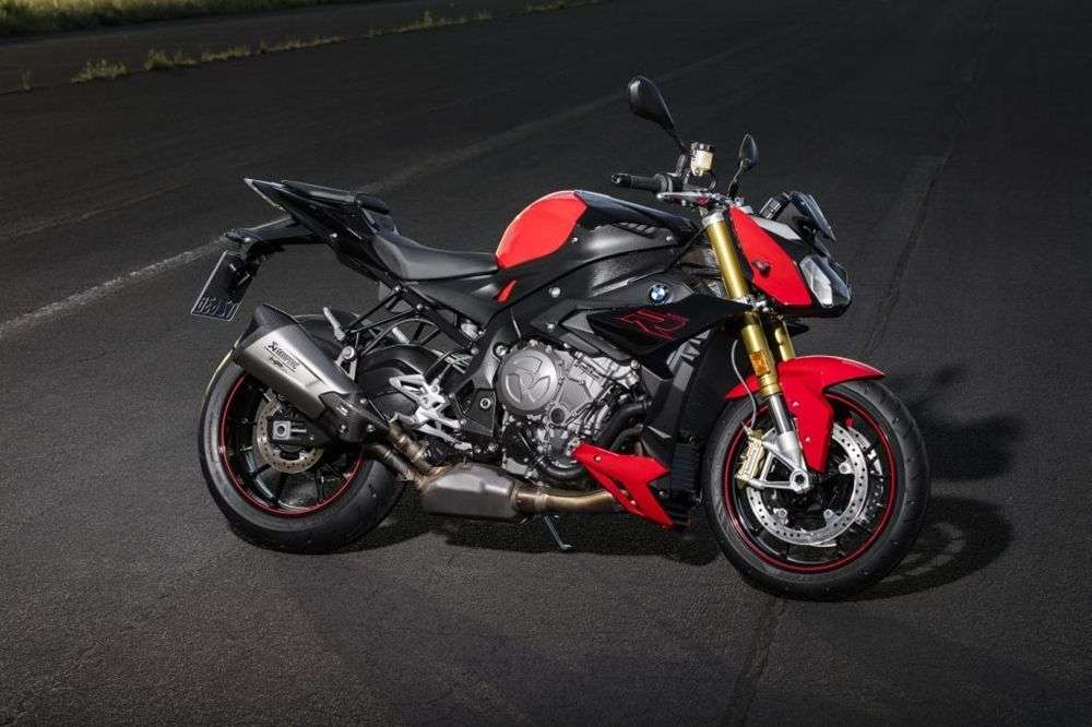 Обновленный мотоцикл BMW S1000R