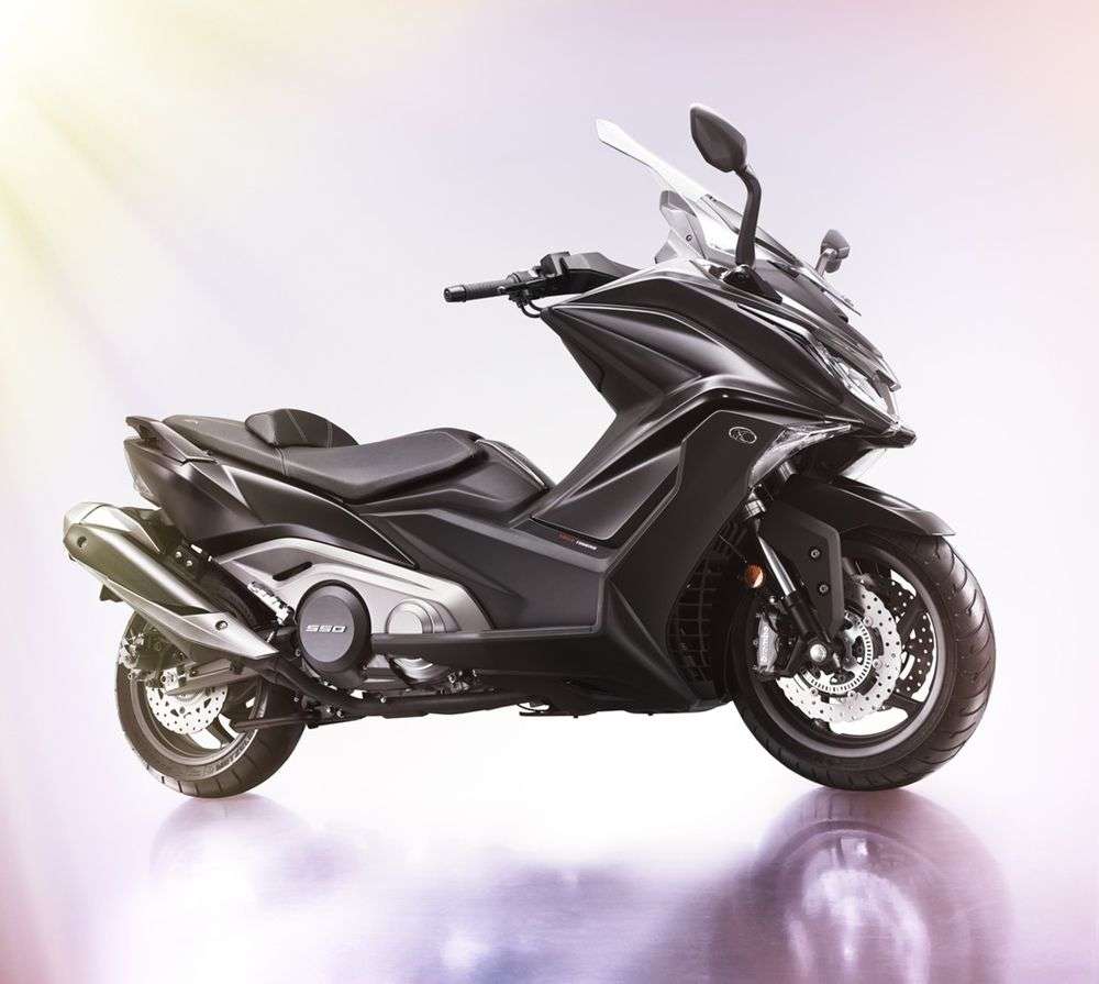 Скутер Kymco AK550