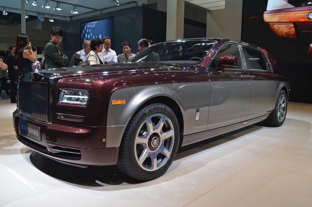 Пекинский автосалон удивил «железнодорожной» версией Rolls-Royce Phantom