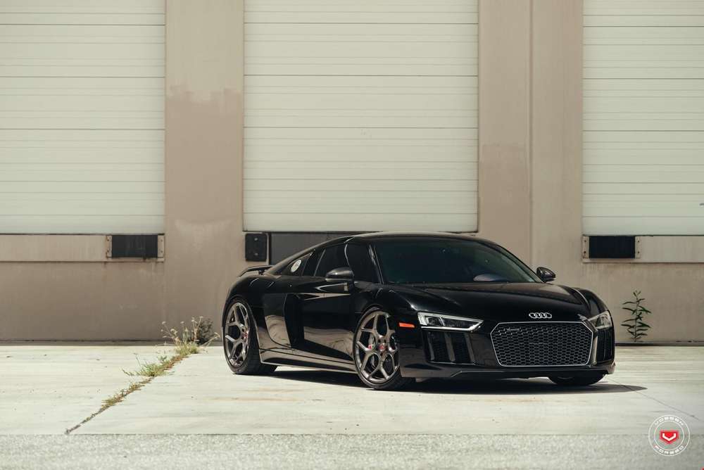 Audi R8 V10 Plus установили на легкосплавные «катки» Vossen