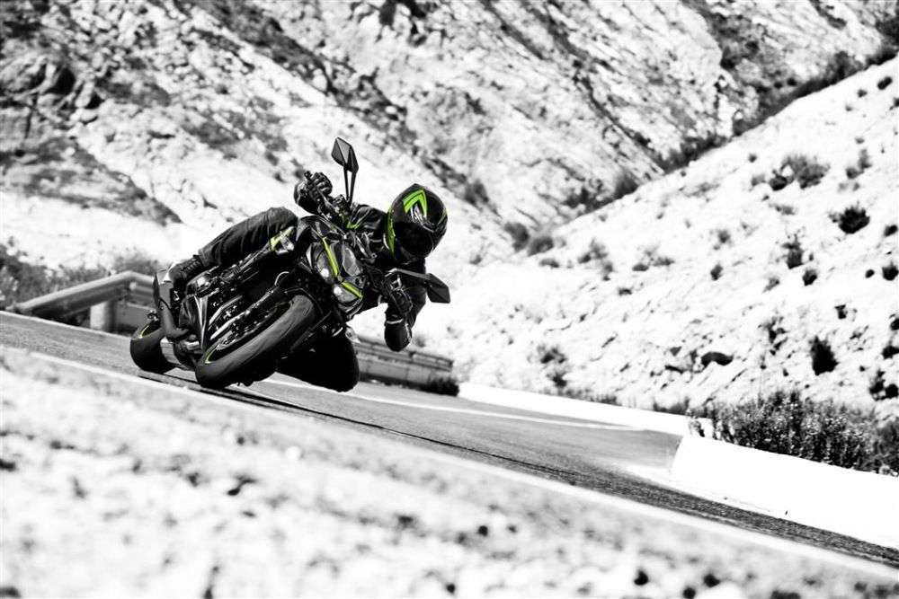 Новый мотоцикл Kawasaki Z1000 R