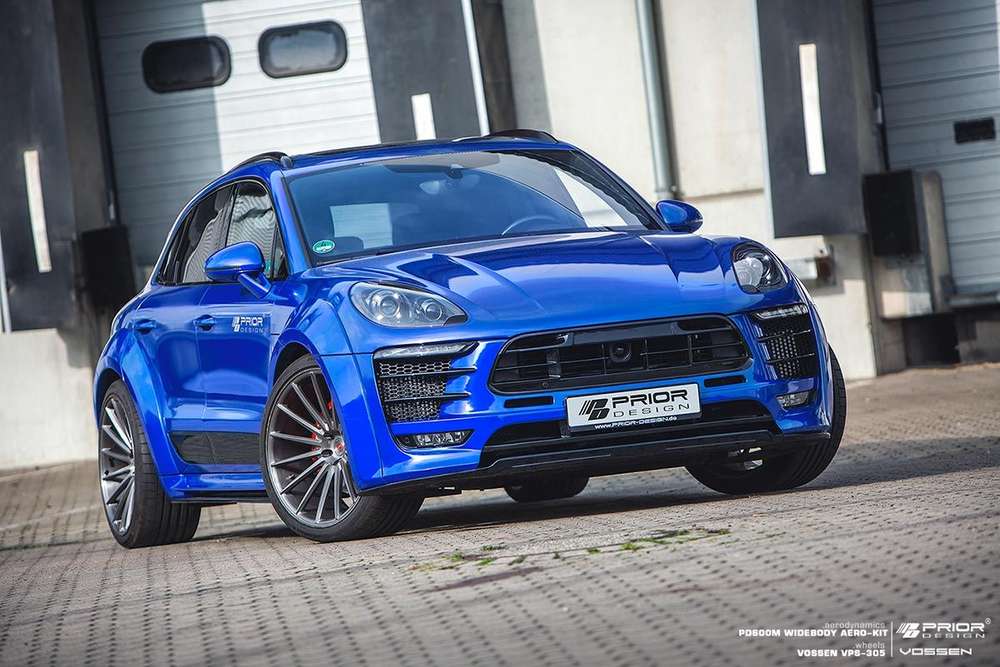 Синий кроссовер Porsche Macan PD600M в исполнении Prior Design