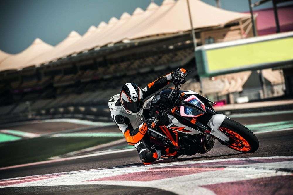 Супермото KTM 1290 super Duke