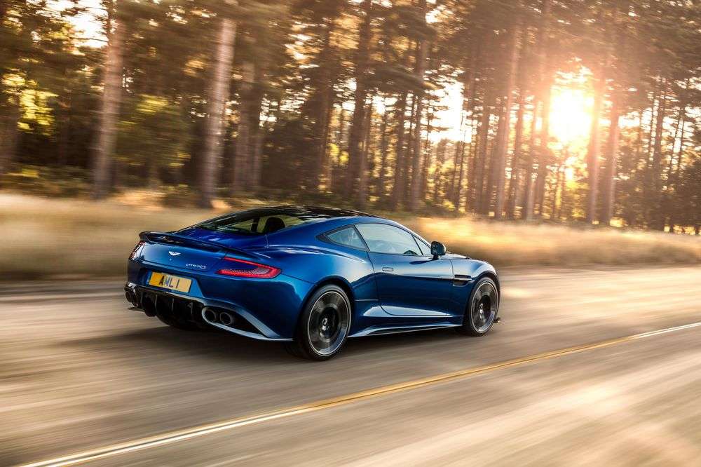 Aston Martin Vanquish s 2016