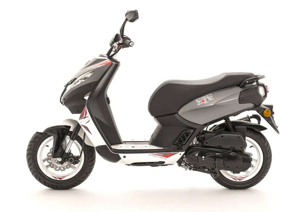 Скутер Peugeot StreetZone 50