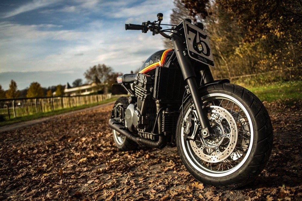 Kruz Company: Трекер Triumph Trophy La Thierry