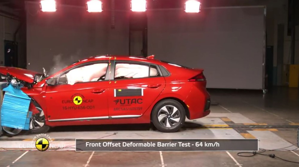 Хэтчбэк Hyundai Ioniq набрал пять звёзд в тестах Euro NCAP