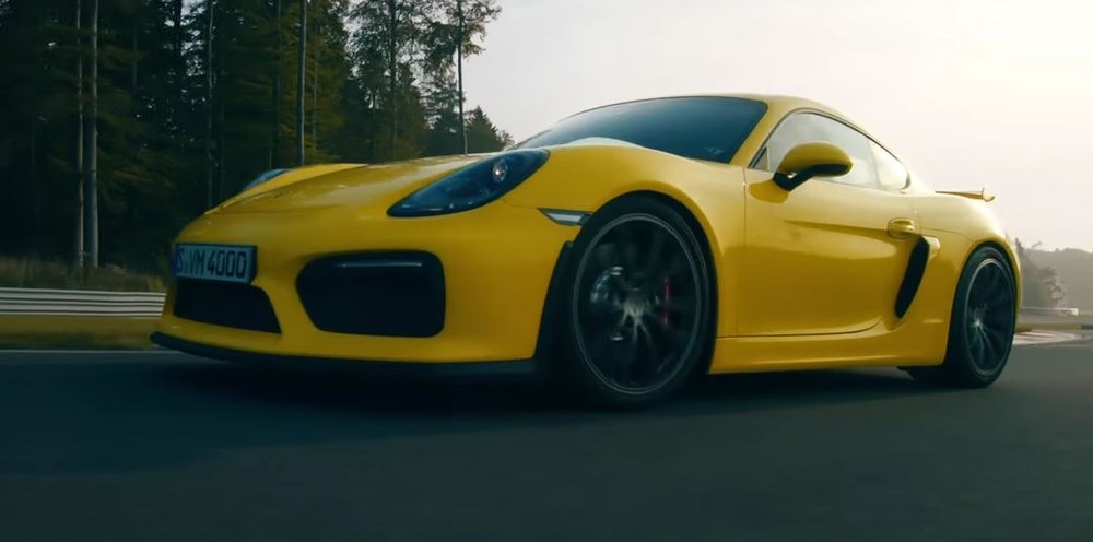 Porsche Cayman GT4 привлекает внимание