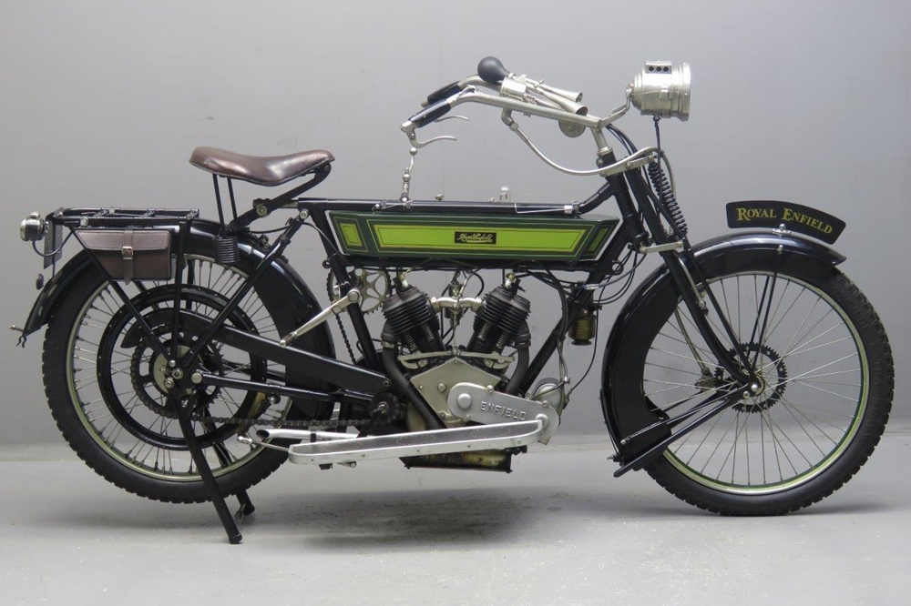 Старинный мотоцикл Royal Enfield Model 180