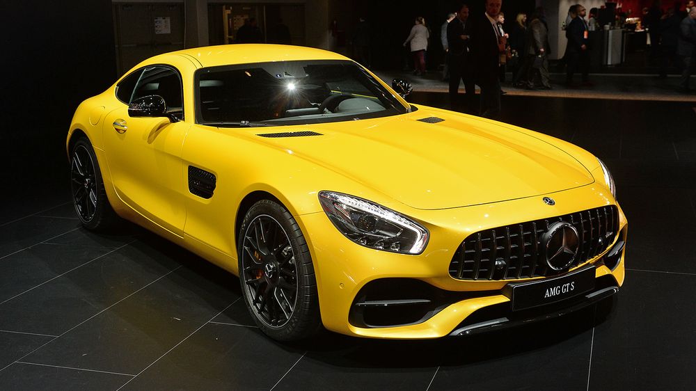 Гражданский спорткар Mercedes-AMG GT получил полноуправляемое шасси