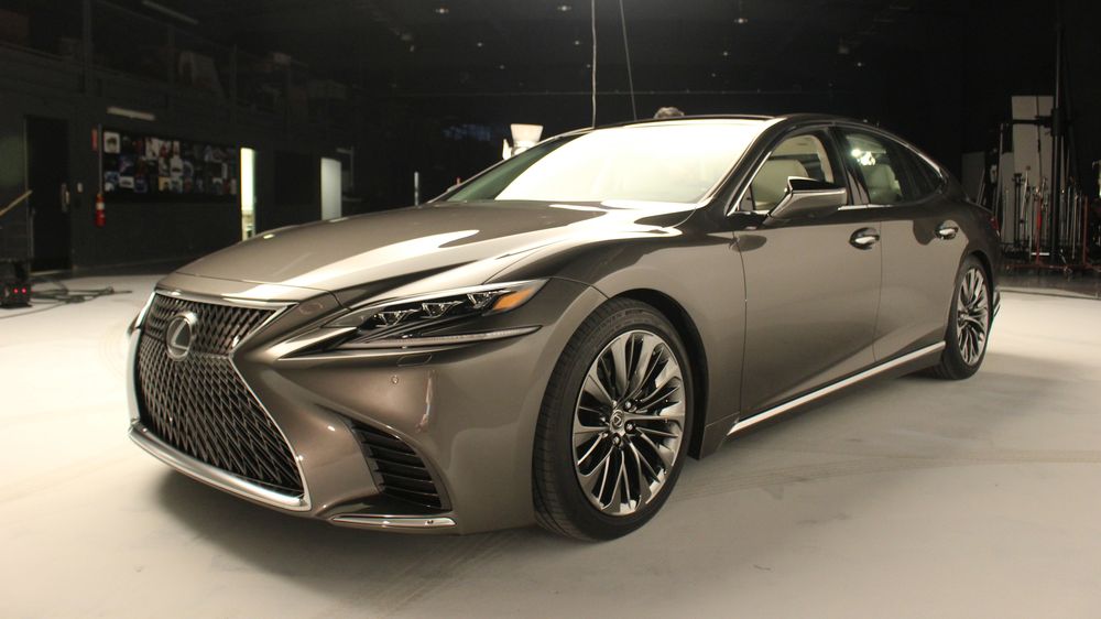 Седан Lexus LS нового поколения получил би-турбированный двигатель V6