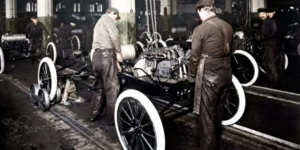 Конвейеру Ford исполнилось 100 лет