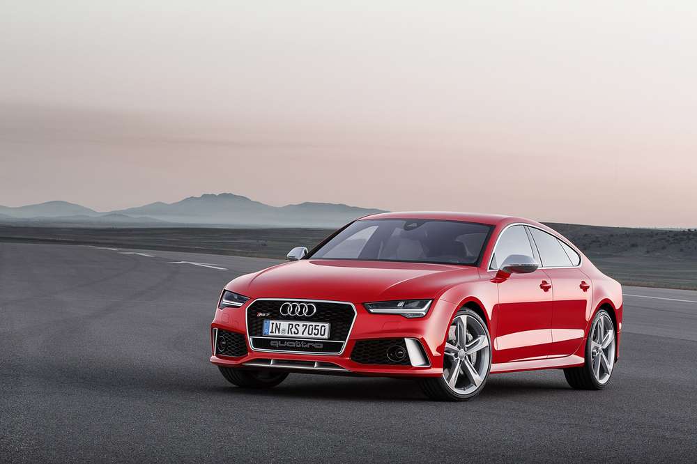 Audi показала обновленный лифтбек RS7