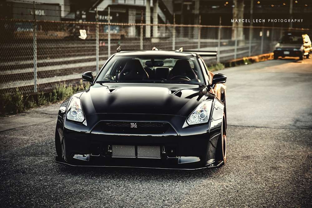 Nissan GT-R получил обвес Liberty Walk