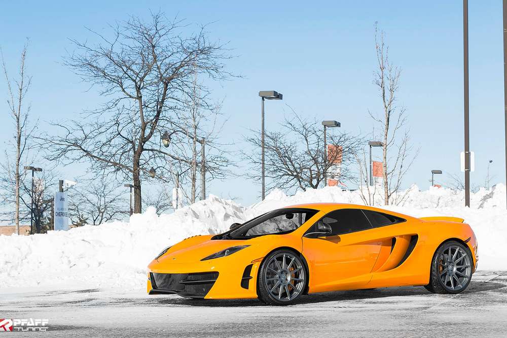 Суперкар McLaren MP4-12C получил новые покрышки