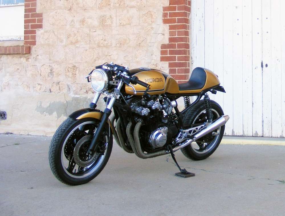 Австралийский кафе рейсер Honda CB900F