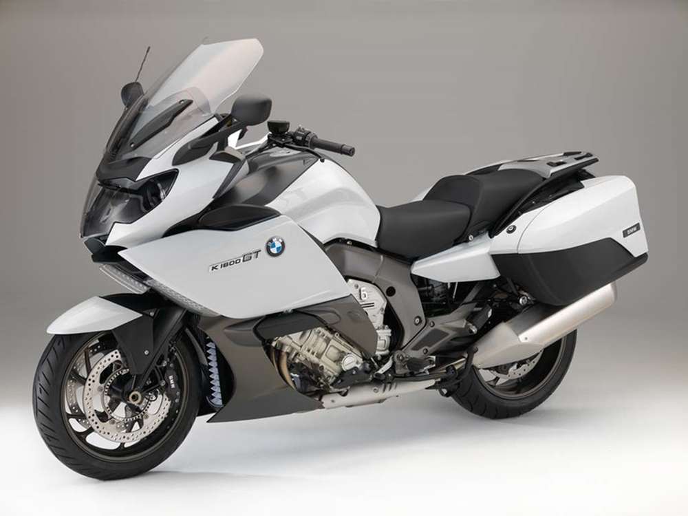 BMW анонсирует сразу два туристических байка