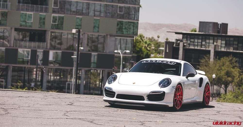 Американцы из Vivid Racing доработали Porsche 911 Turbo