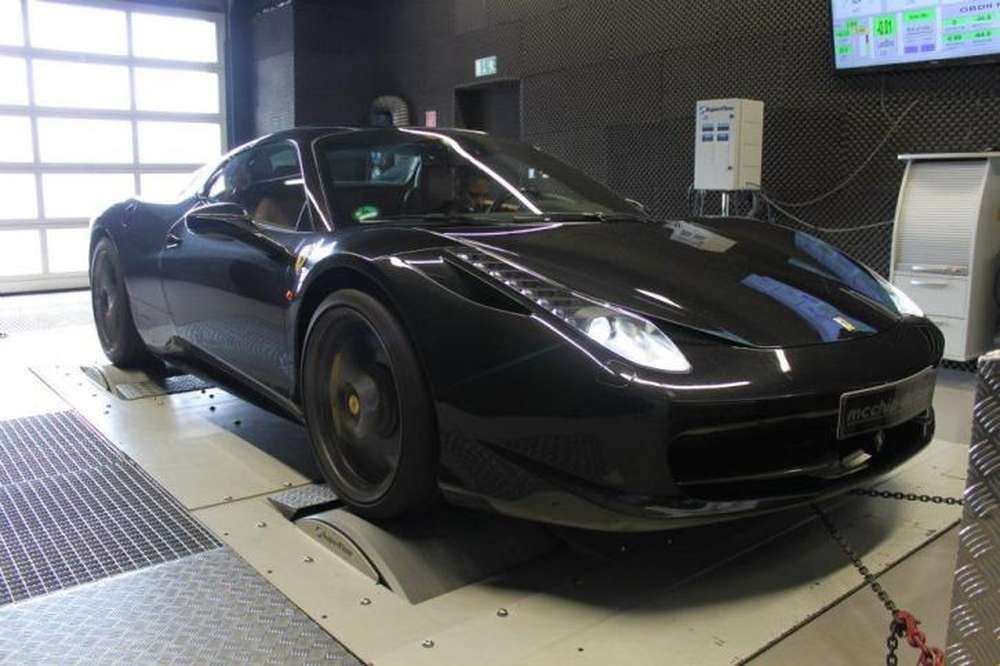 Ferrari 458 Spider стал мощнее благодаря McChip-DKR