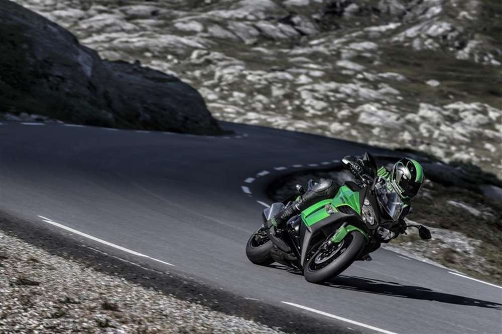 Kawasaki Z1000SX 2015 – новинка 2015 года