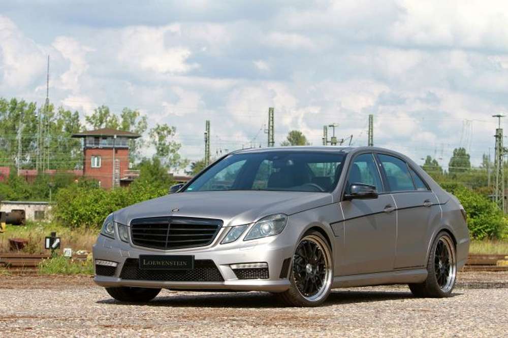 Седан Mercedes E63 AMG в доработке от Lowenstein