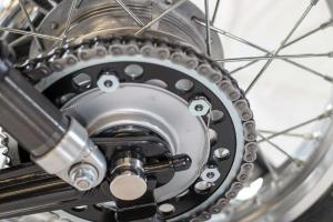 2016 Yamaha SR400 by Fred Krugger Bertrand