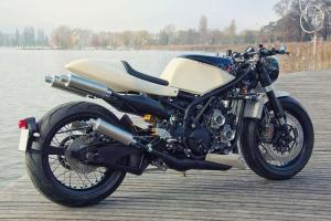 2016 Suzuki RG400 Gamma by Lazareth