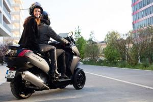Трехколесный скутер Peugeot Metropolis Black Edition 2016