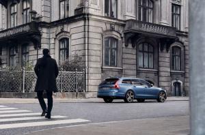 2016 Volvo V90 T6 R-Design