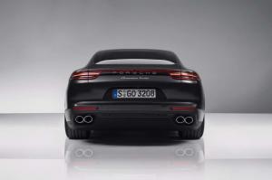 2016 Porsche Panamera Turbo