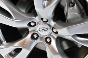2015 Infiniti Q70L