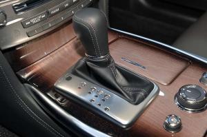 2015 Infiniti Q70L