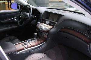 2015 Infiniti Q70L