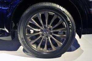 2015 Infiniti QX80