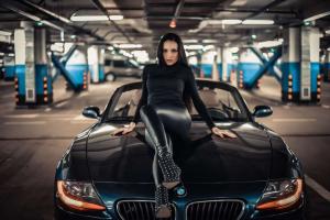 За рулем шикарного авто