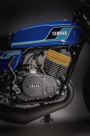 1977 Yamaha RD400 by MotoRelic