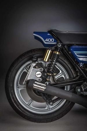 1977 Yamaha RD400 by MotoRelic