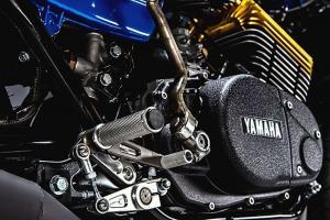 1977 Yamaha RD400 by MotoRelic