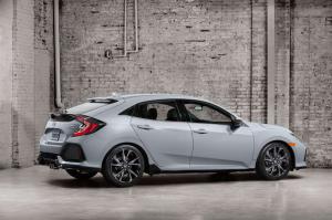 2016 Honda Civic Touring Hatchback NA)