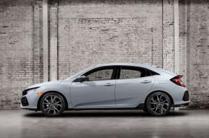 2016 Honda Civic Touring Hatchback NA)