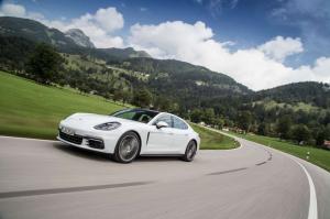 Официально представлен седан Porsche Panamera 4S 2016 с 627-сильным двигателем