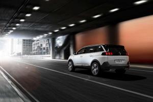 2016 Peugeot 5008 GT Line WW)