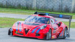 Купе Alfa Romeo 4C предстало в облике гоночного болид с в 600-сильным «сердцем»